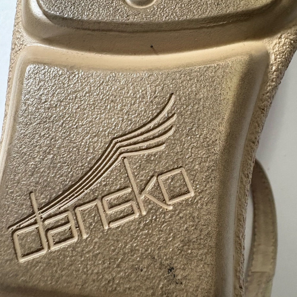Dansko Mary Janes in Taupe Mushroom Color. Nubuck Leather, Rubber Sole. 9.5-10‎ - Picture 13 of 14